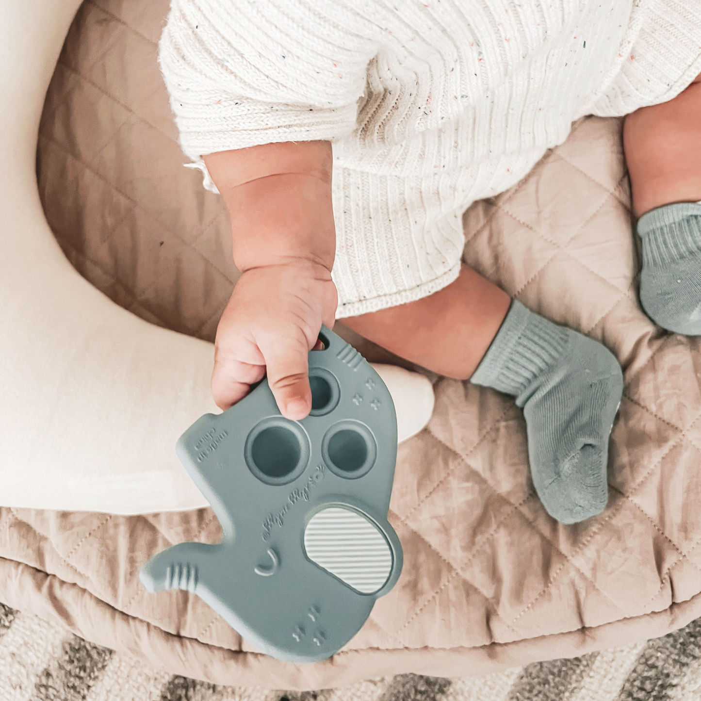 Itzy Ritzy Itzy Elephant Pop